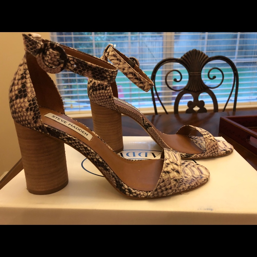 Steve Madden Sara Natural Snake size 7